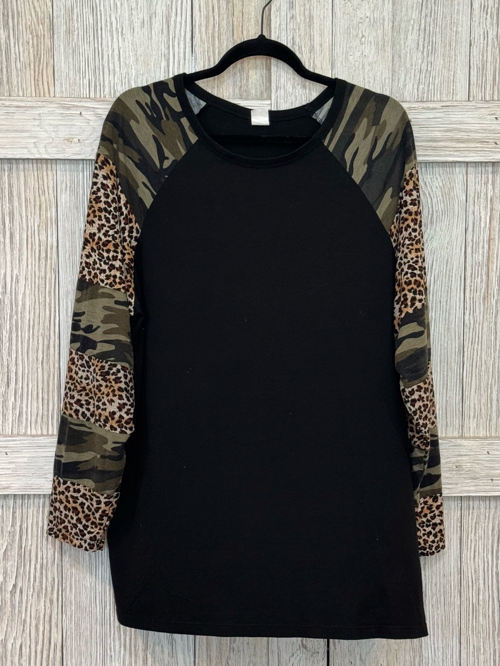 Sunshine and Rodeo Black Tunic Top w/Camo & Leopard Raglan Sleeves Sz 3XL
